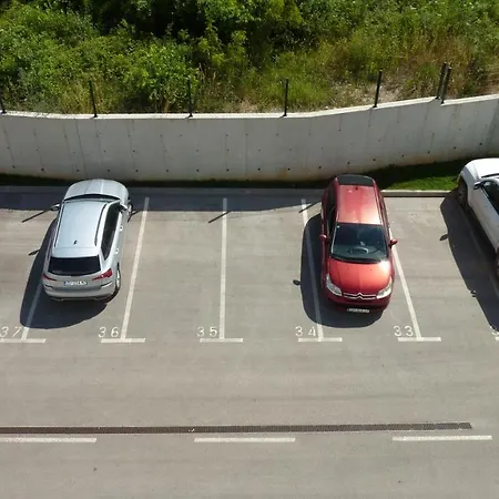 Jere With Private Parking *